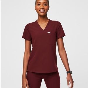 *SOLD* BNWT Figs Catarina scrub top in burgundy, size medium